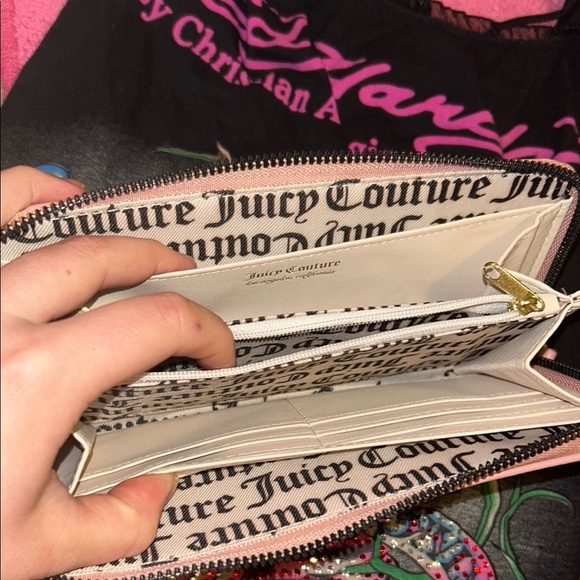 ❗️SALE❗️ Juicy Couture Pink Wallet Clutch - Picture 2 of 4